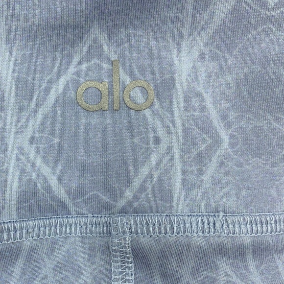Alo Yoga Airbrush Tree Sky Lace Leggings Sz XS - Picture 5 of 11